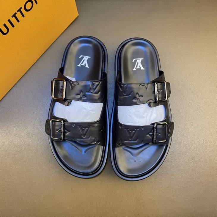 Picture of Louis Vuitton Slippers _SKULVsz38-45hnh0802905